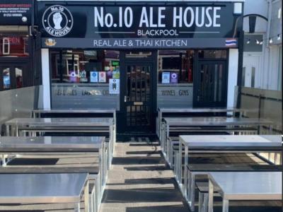 No 10 Bar & Kitchen
