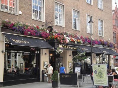 Henry's Cafe Bar - Cardiff