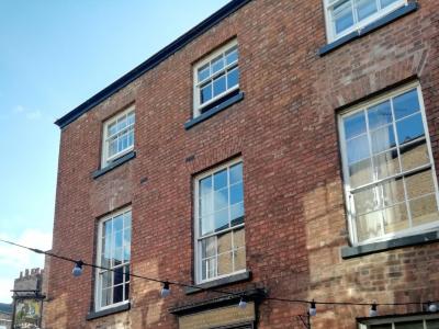 Commercial Hotel - Chester