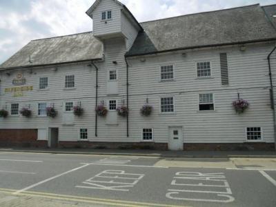 Riverside Inn