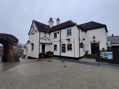 Hole In The Wall - Colchester