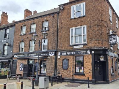 Queen Crafthouse & Kitchen
