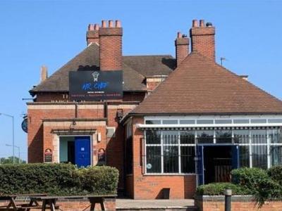 Old Bush Bar & Grill - Tipton