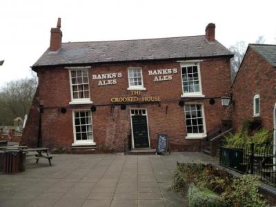 Crooked House - Himley