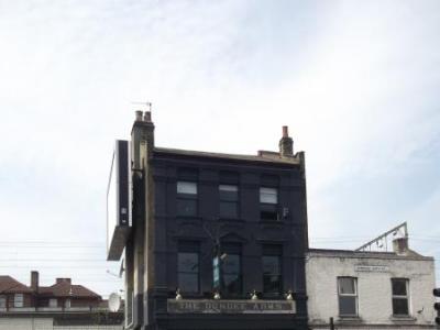 Dundeel Arms London E2 taken May 2016
