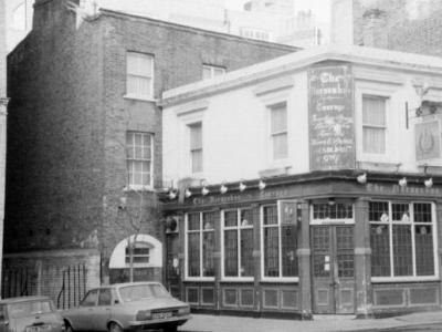 Horseshoe London EC1 taken Dec 1988.