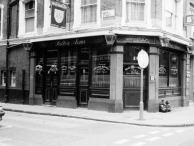 SuttonArms Gt Sutton St London EC1 taken July 1985.