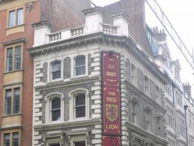 Red Lion London EC2 taken Dec 2011