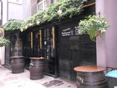Ye Olde Dr Butlers Head London EC2 taken August 2014