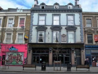 Well & Bucket - Bethnal Green