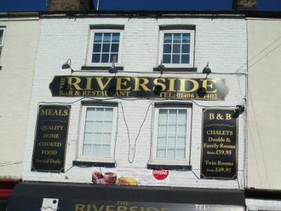 Riverside Bar & Restaurant