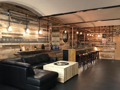 Four Kings Brewery Bar - Hyde