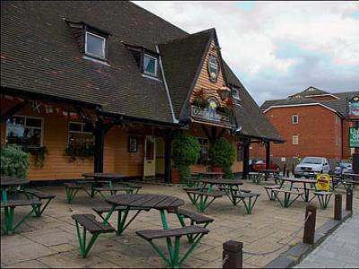 Coach & Horses, Hounslow