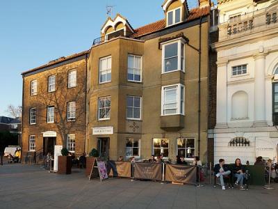Slug & Lettuce