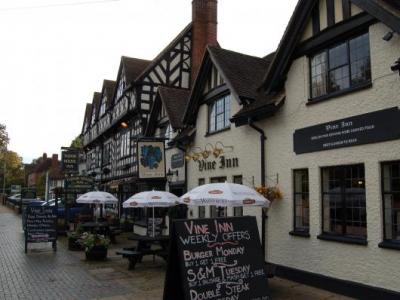 Leif Tearooms & Piano Bar - Warwick