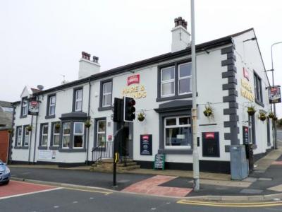 Hare & Hounds - Clayton le Moors
