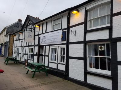 Whistling Badger at the Royal Head - Llanidloes