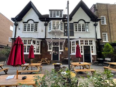 Wrestlers - Highgate