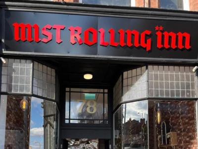 Mist Rolling Inn - Nottingham