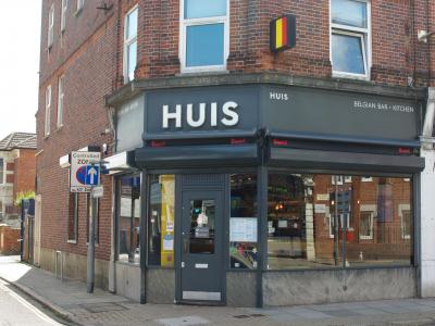 HUIS