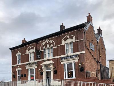 Railway Hotel - Hollinwood