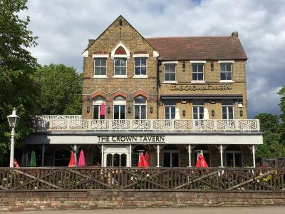 Crown Tavern - Lee