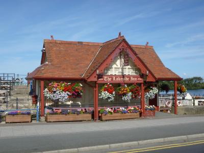 Lakeside Inn