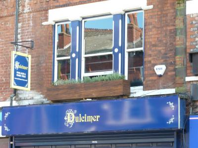 Dulcimer - Exterior