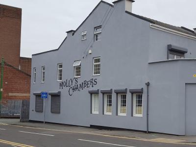 Molly's Chambers Bar & Kitchen