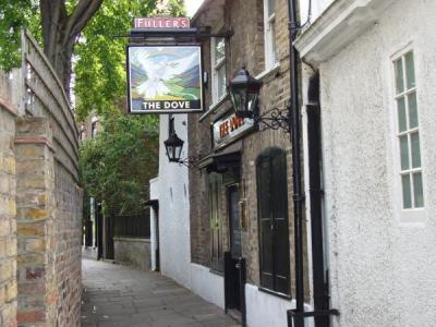 Dove entrance