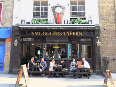 Smugglers Tavern, W1T, frontage, April 2015