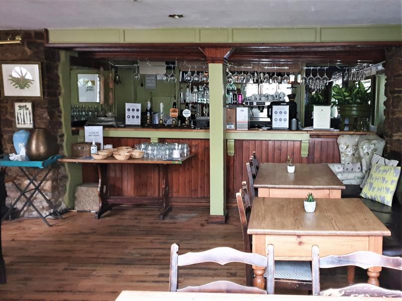 Fountain Inn, Wells •