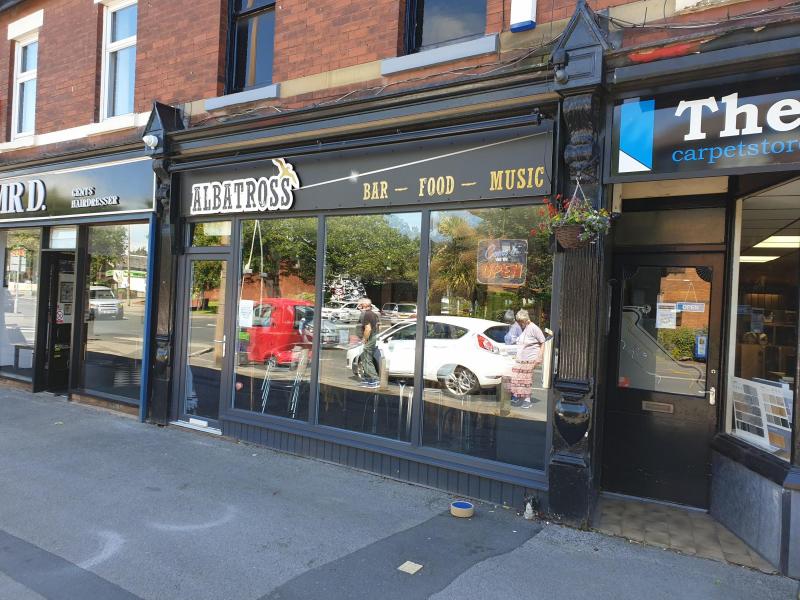 Albatross Bar & Food, Thornton