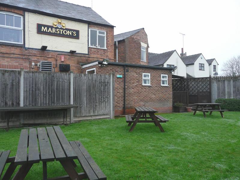 Barton Turns, BartonunderNeedwood •