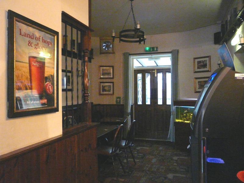 Barton Turns, BartonunderNeedwood •