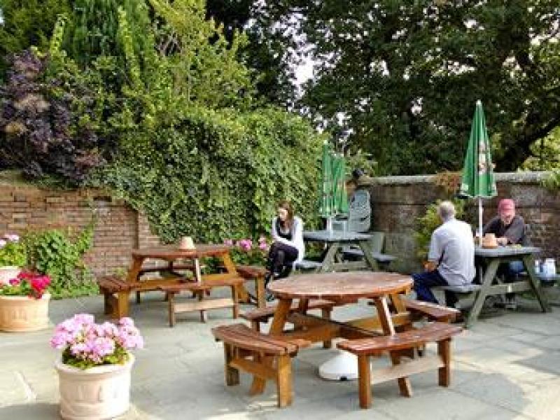 White Horse, Ditchling •