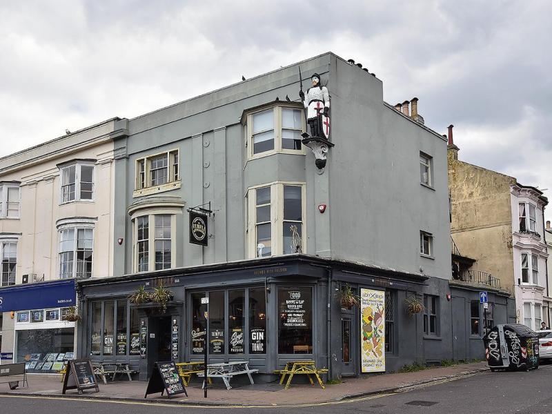 Temple Bar, Brighton •