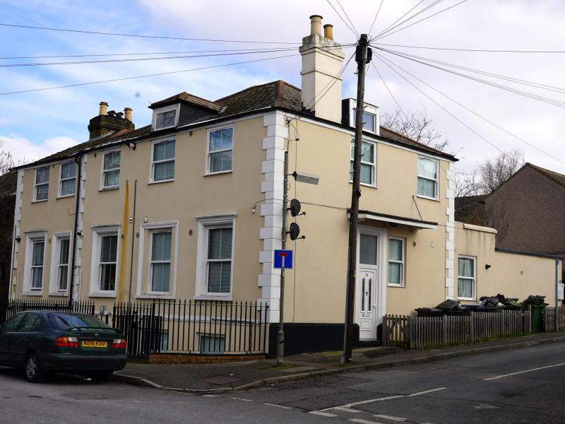 Royal Albert, St Mary Cray •