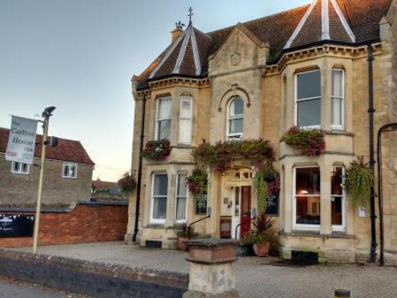Carlton House Club, Olney