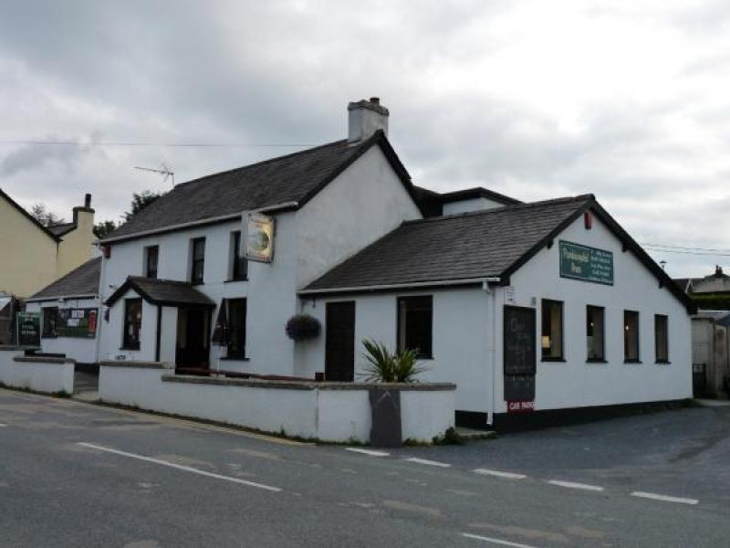 Penrhiwgaled Arms, Cross Inn (New Quay) •