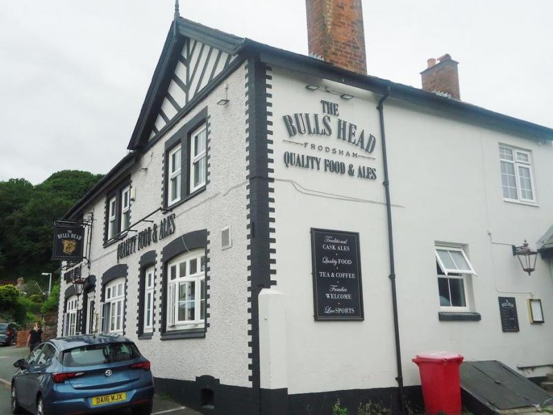 Bull's Head, Overton