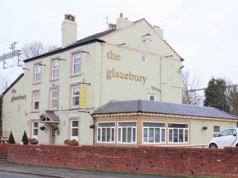Glazebury, Glazebury •