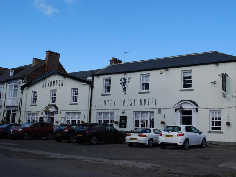 Devonport Hotel, Middleton One Row •