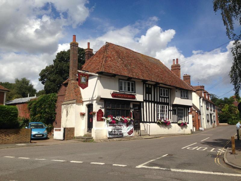 Chequer Inn, Ash