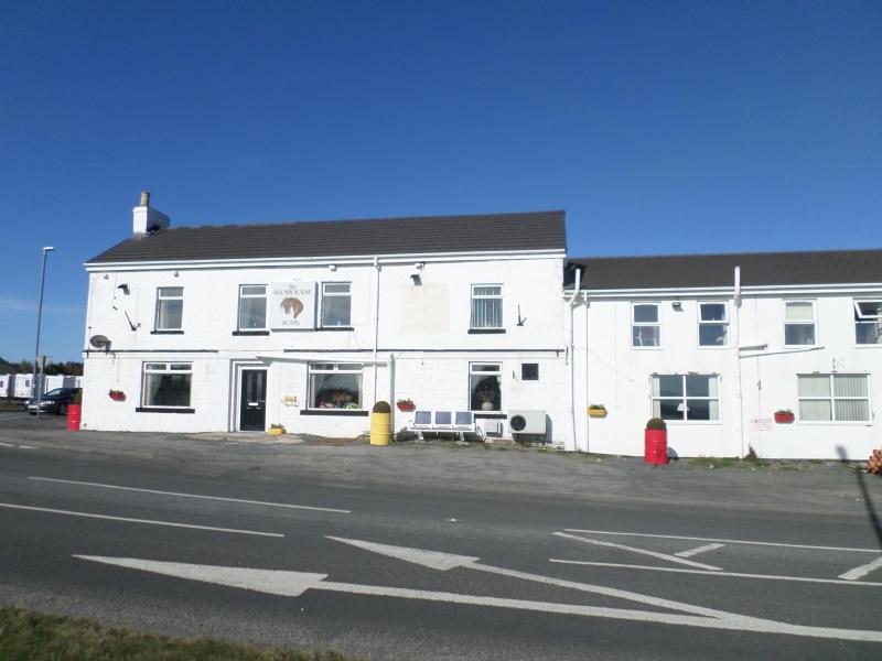 Brown Horse, Tow Law