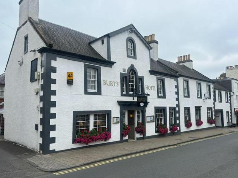 Burt's Hotel, Melrose