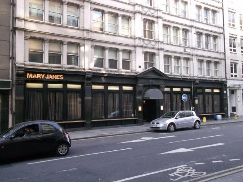 Dirty Martini, London •