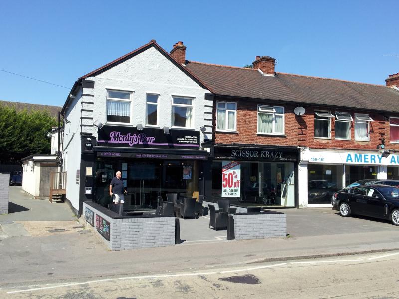 Monty's Bar, Hornchurch •