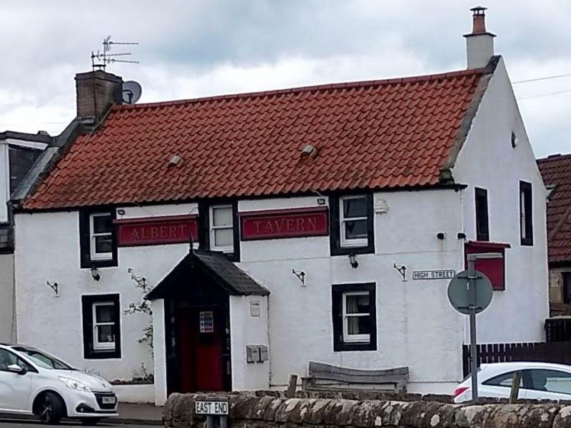 Albert Tavern, Freuchie