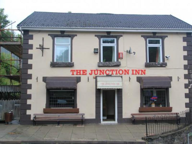 Junction Inn, Hengoed •